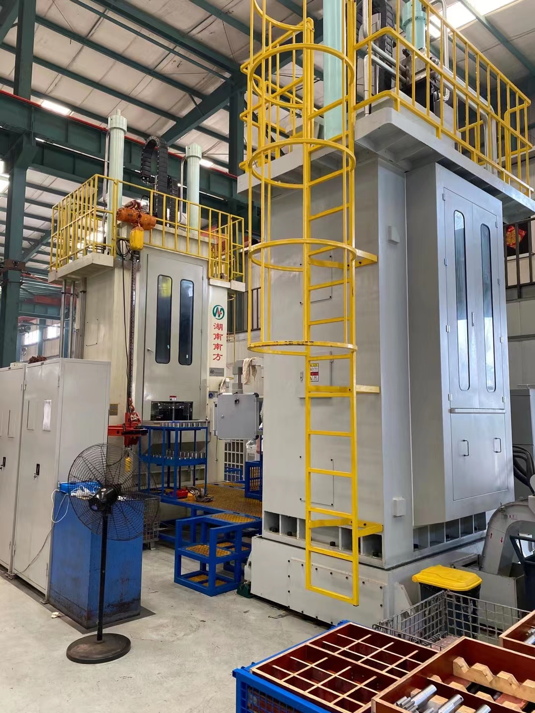 LG557系列双导柱上拉式立式数控内拉床